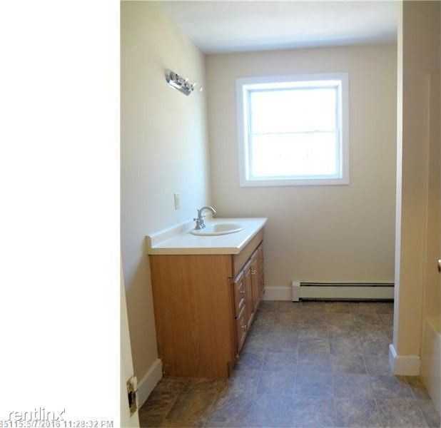 44 Main St - Photo 3 of 5