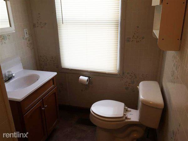 1314 E 3rd St - Photo 3 of 8