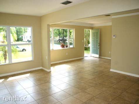 4720 Lake Charles Dr N - Photo 3 of 10