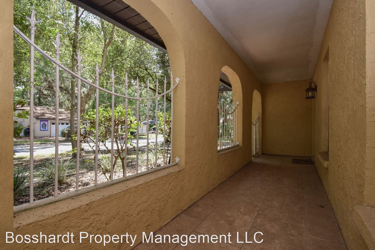1110 Sw 19th Pl - Photo 2 of 20