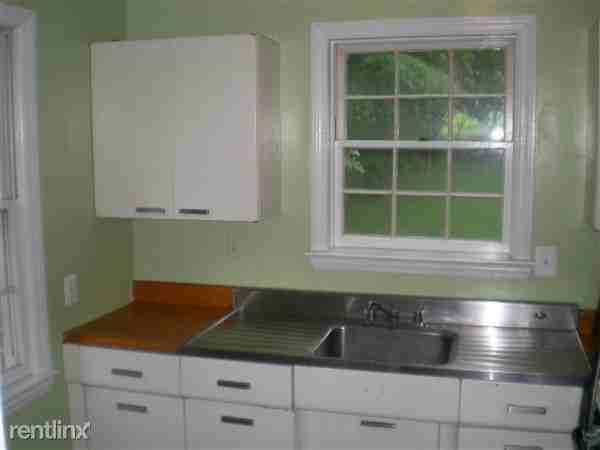 4231 Guilford Dr - Photo 2 of 3