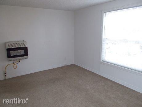 626 Delaware St - Photo 3 of 8