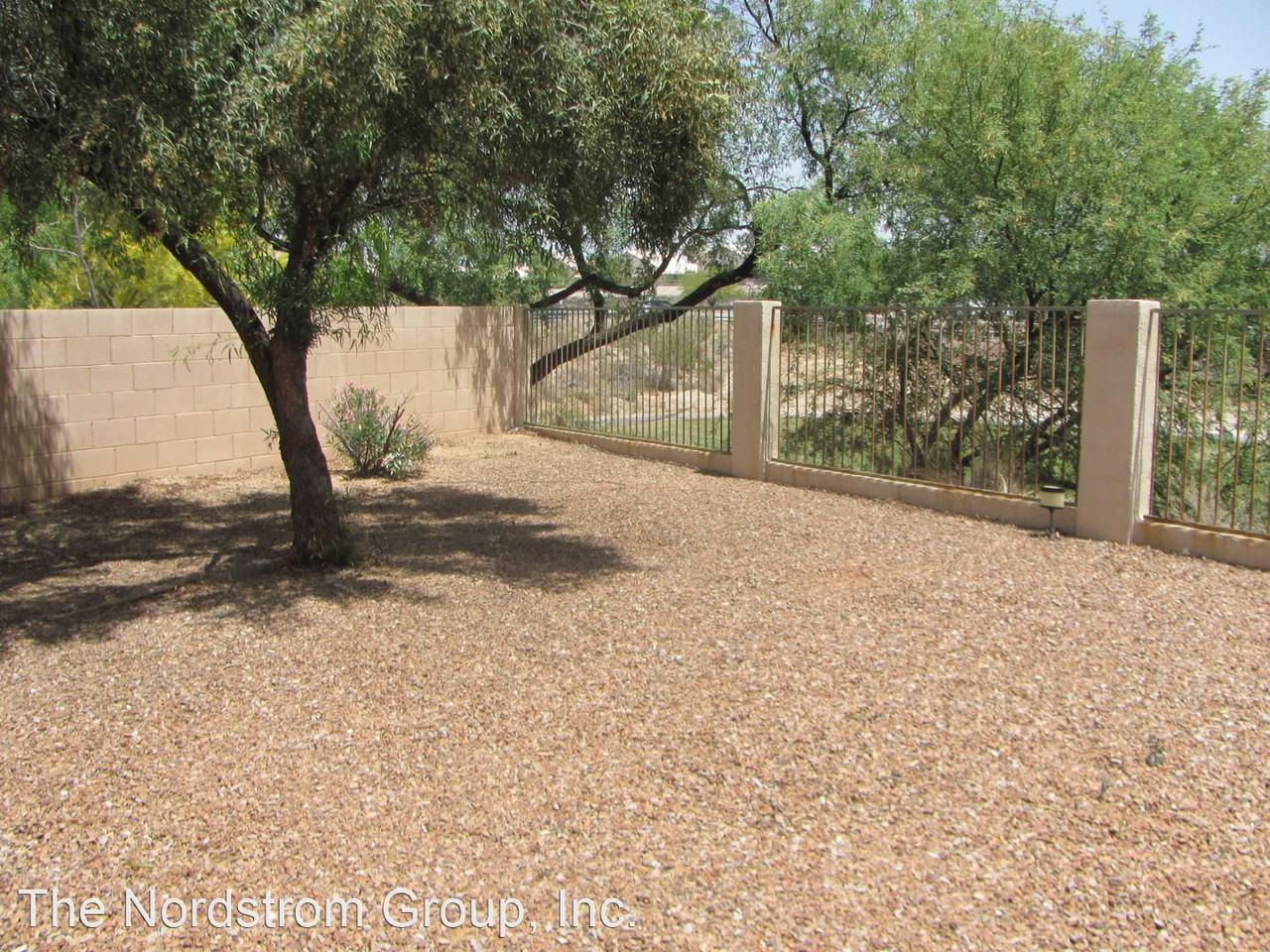 11174 N Sand Pointe Dr - Photo 2 of 14