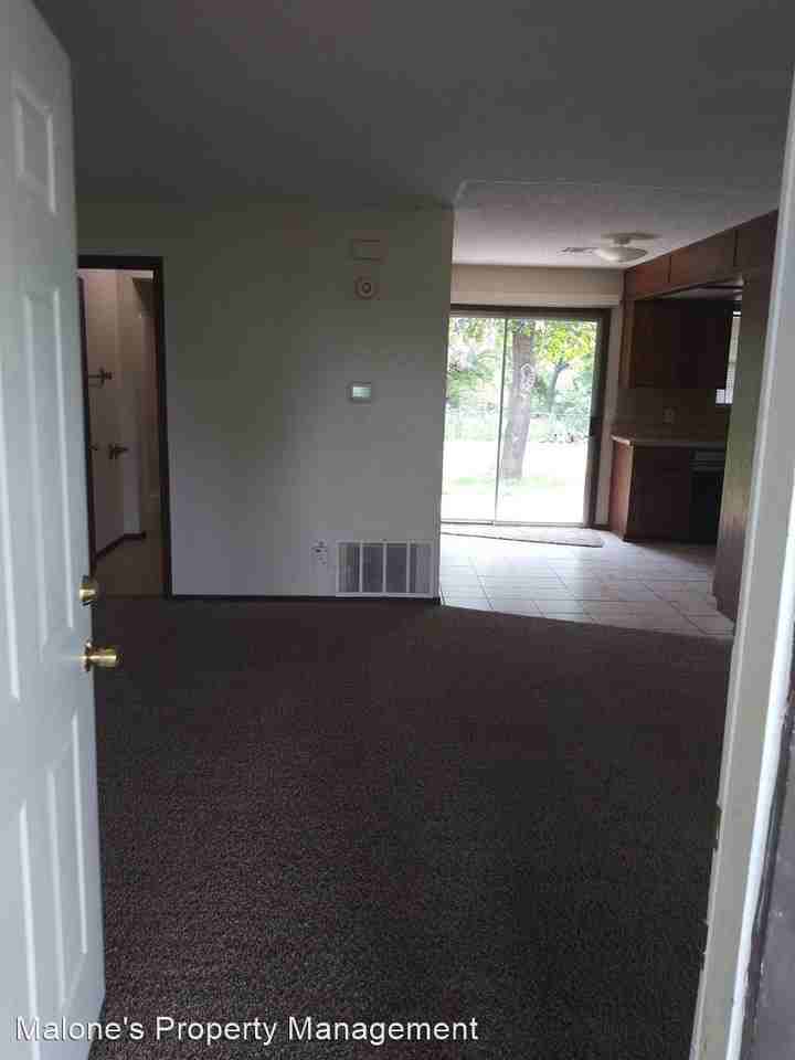 8331 Hillview Dr - Photo 2 of 16