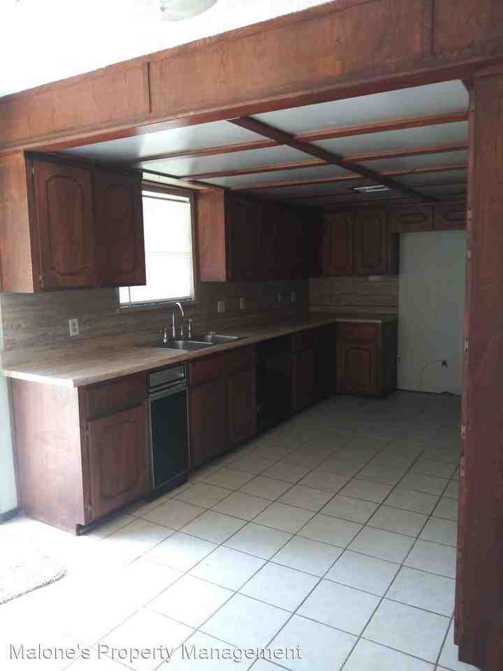 8331 Hillview Dr - Photo 3 of 16