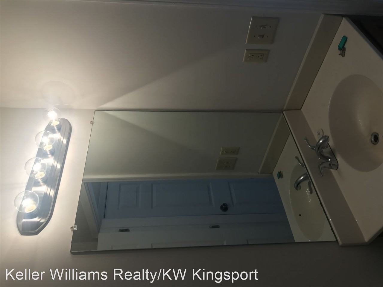 23 Lexington Ct - Photo 3 of 11