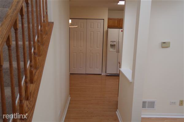 1518 Meadowsedge Ln - Photo 2 of 10