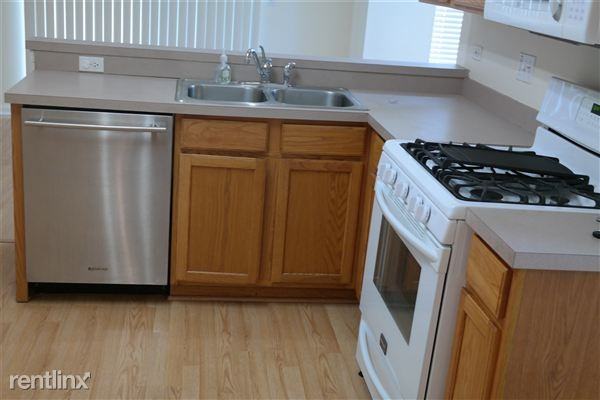 1518 Meadowsedge Ln - Photo 3 of 10