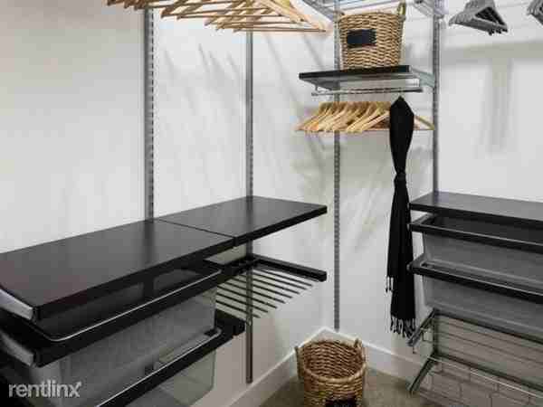 2700 Hood St - Photo 2 of 6