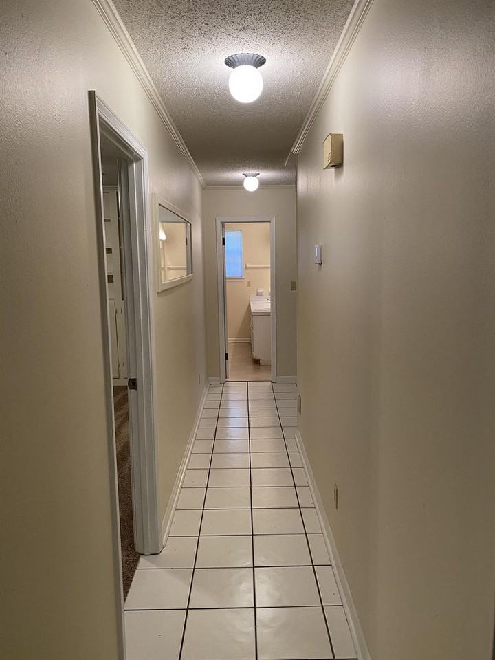 204 Fairpoint Dr - Photo 2 of 8