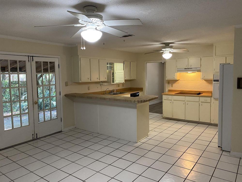 204 Fairpoint Dr - Photo 3 of 8