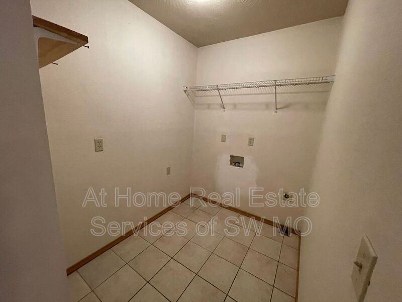 1964 S Bryson Cir - Photo 4 of 12