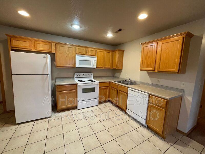 1964 S Bryson Cir - Photo 5 of 12