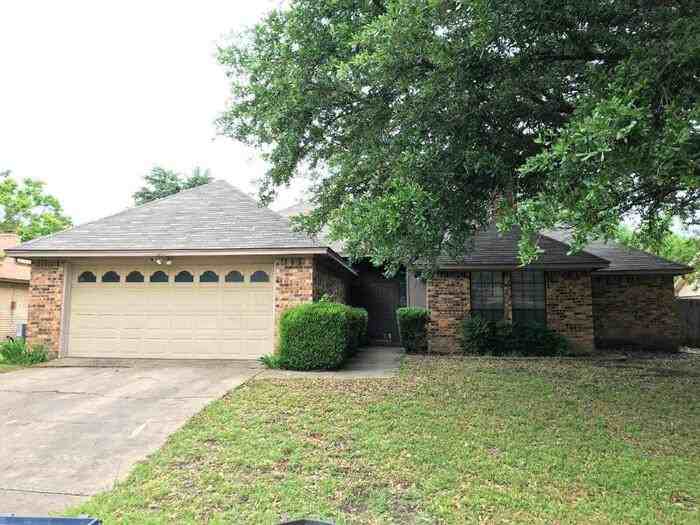 4812 Applewood Rd - Photo 2 of 13