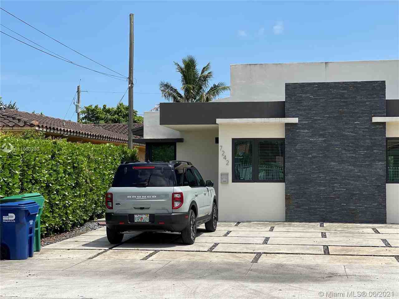 7242 Southwest 22nd Street - Photo 2 of 15