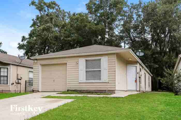 5731 Ellis Trace Dr - Photo 2 of 15