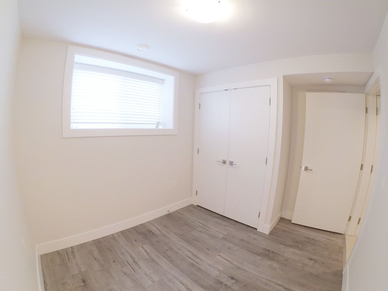 2117 East 52nd Avenue - Photo 5 of 7