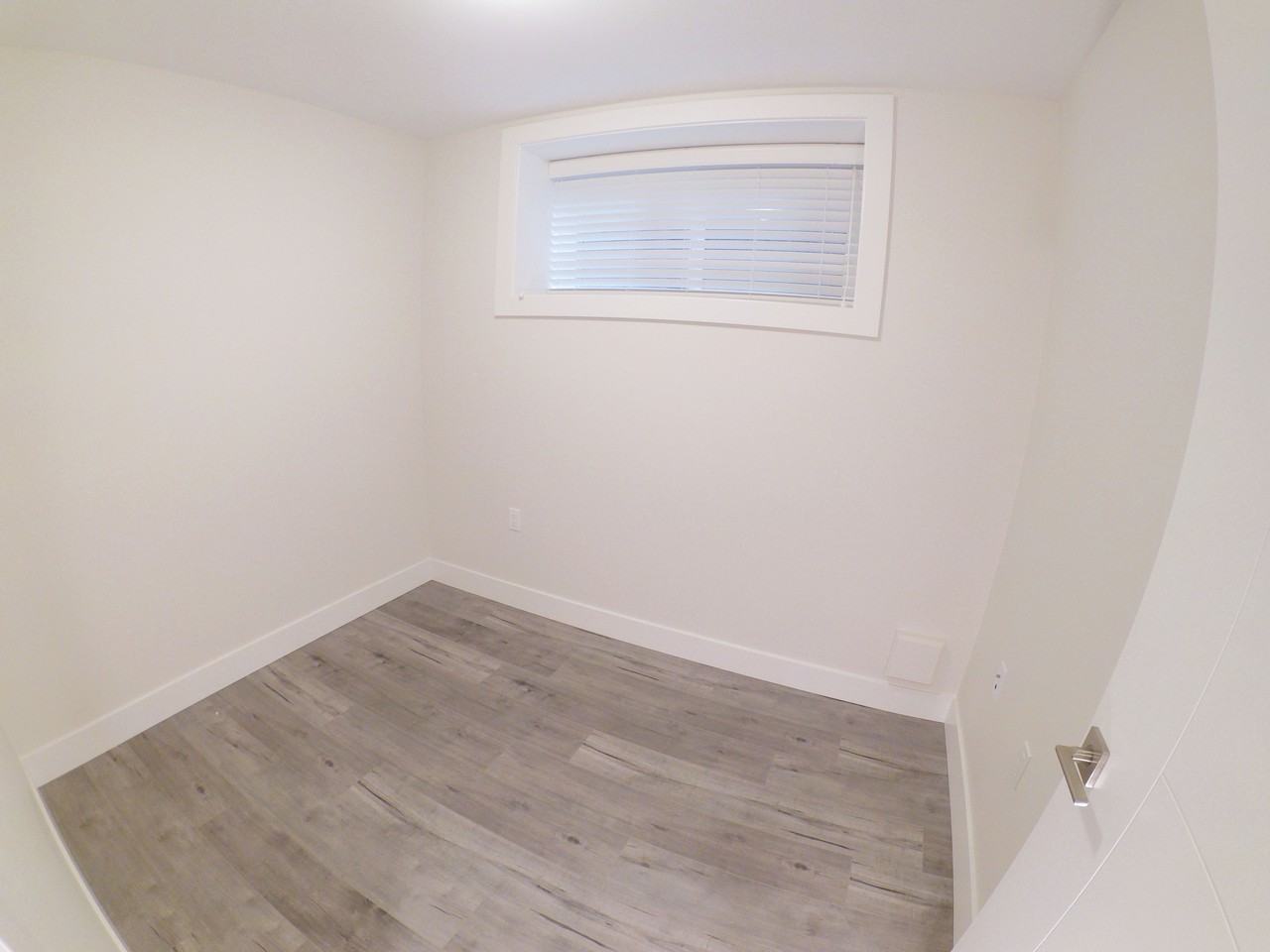 2117 East 52nd Avenue - Photo 6 of 7