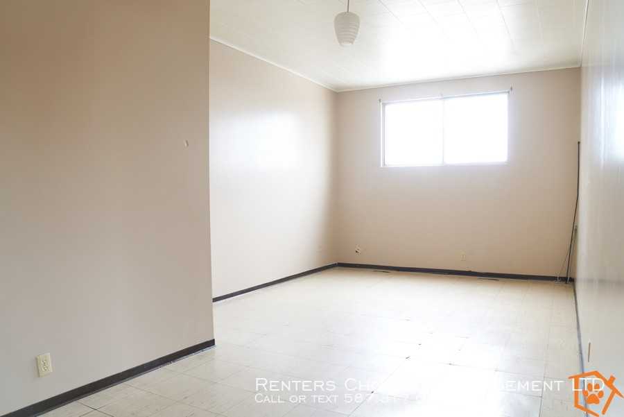 5209 201-5209 48 Ave #201-5209-4 - Photo 2 of 7