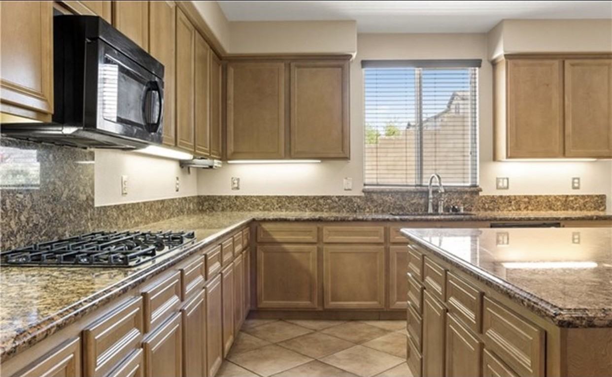 15624 Dobbs Peak Ln - Photo 2 of 32