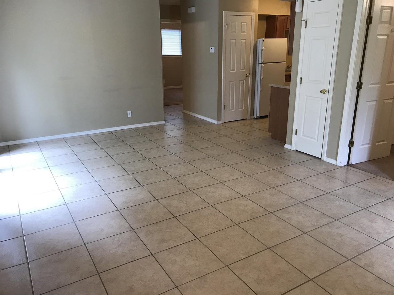417 Live Oak St #1 - Photo 3 of 16