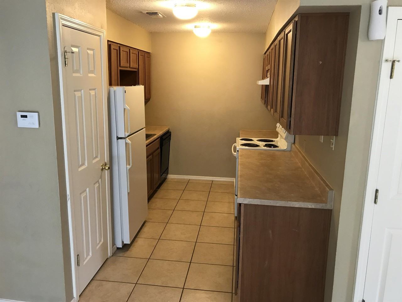 417 Live Oak St #1 - Photo 5 of 16