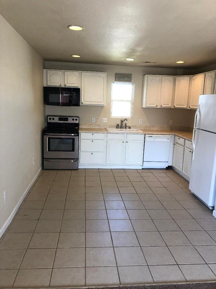 1012 Briarwood Rd Apt 3 #3