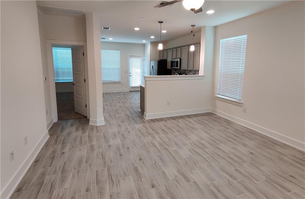 11301 Gadsen Ln - Photo 3 of 22