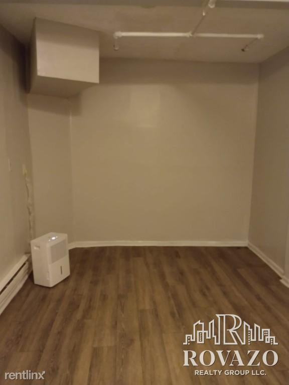 100 S Essex Ave - Photo 3 of 9