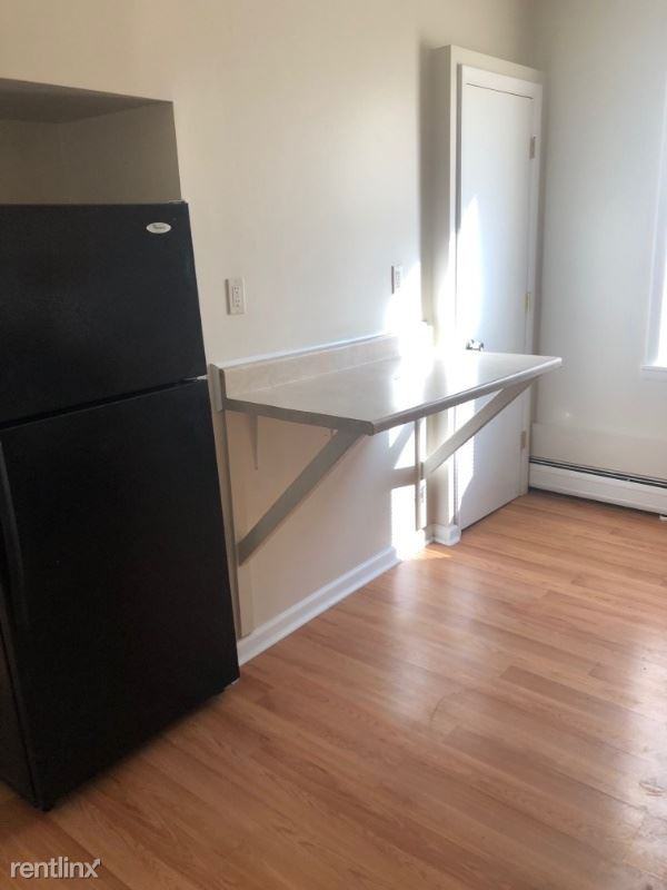 6729 Youngstown Ave - Photo 3 of 12