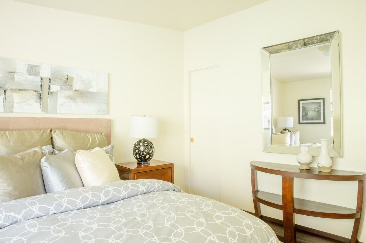 853 MacArthur Avenue #D - Photo 2 of 29
