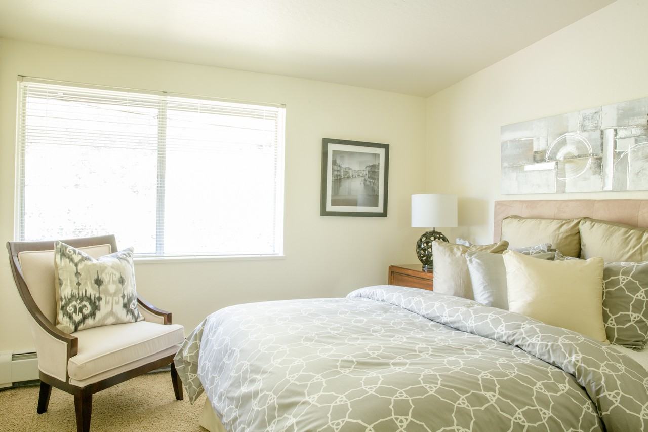 853 MacArthur Avenue #D - Photo 4 of 29