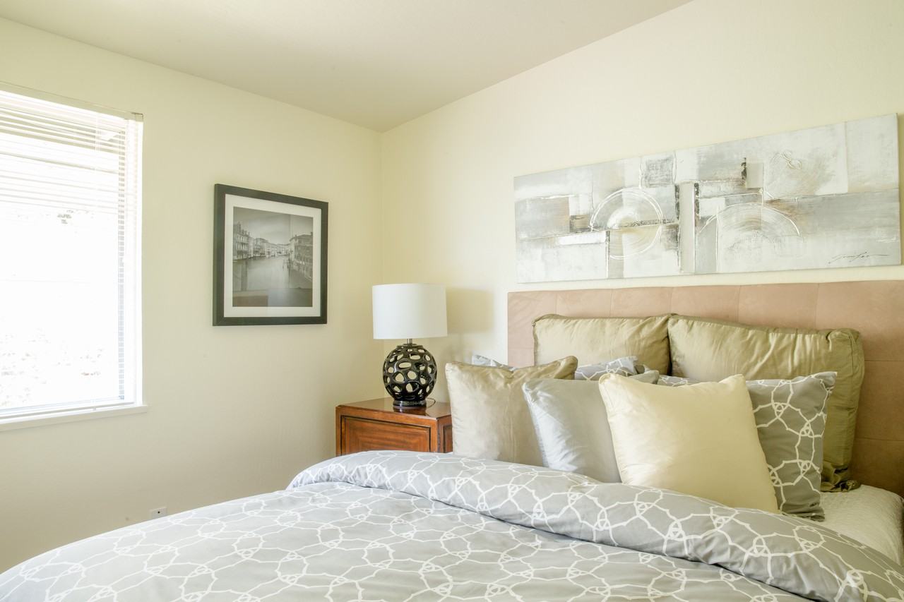 853 MacArthur Avenue #D - Photo 5 of 29
