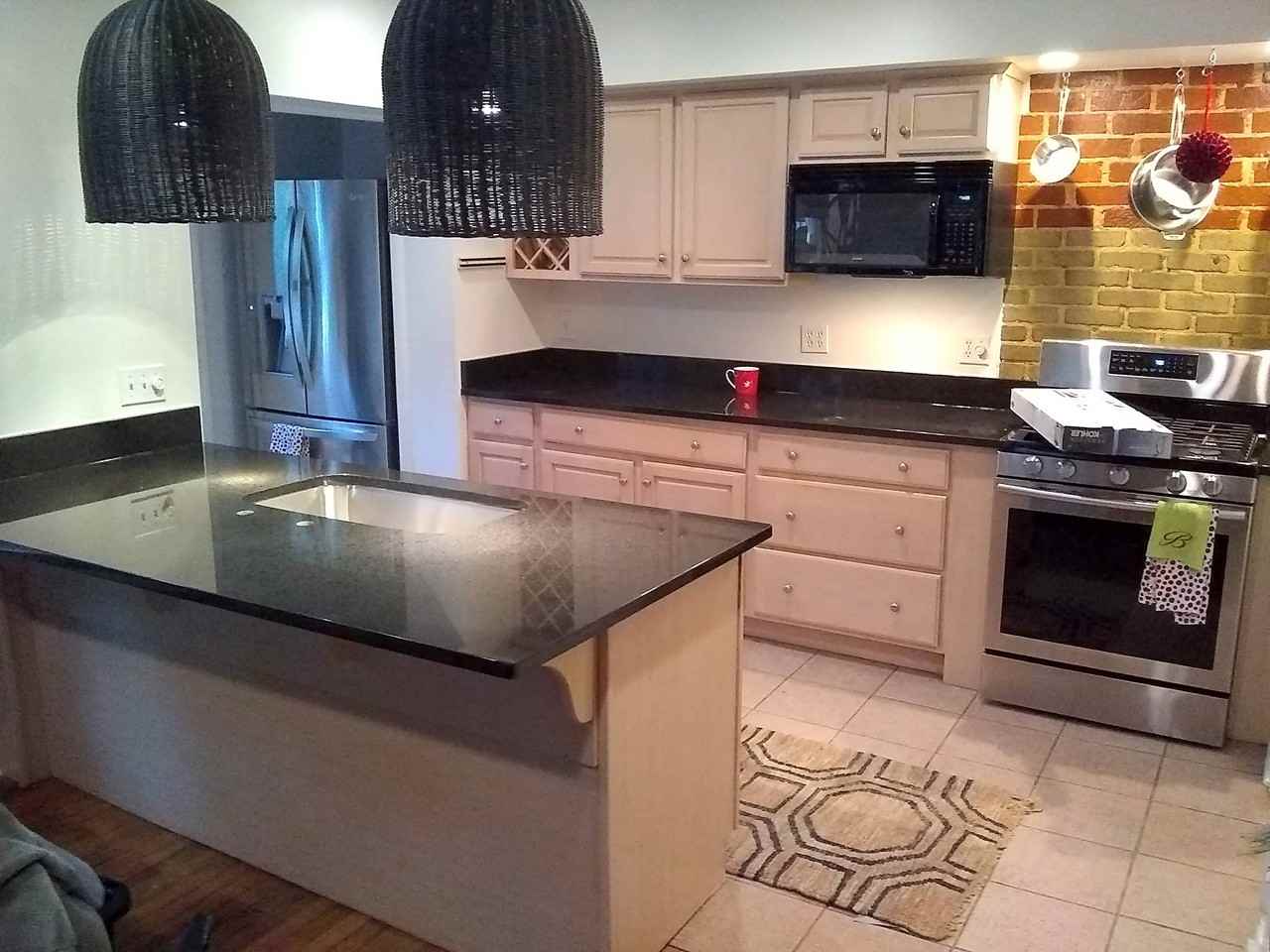 3330 W Shadowlawn Ave Ne - Photo 3 of 12