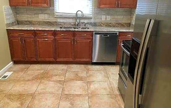 1970 Larchwood Dr - Photo 2 of 23