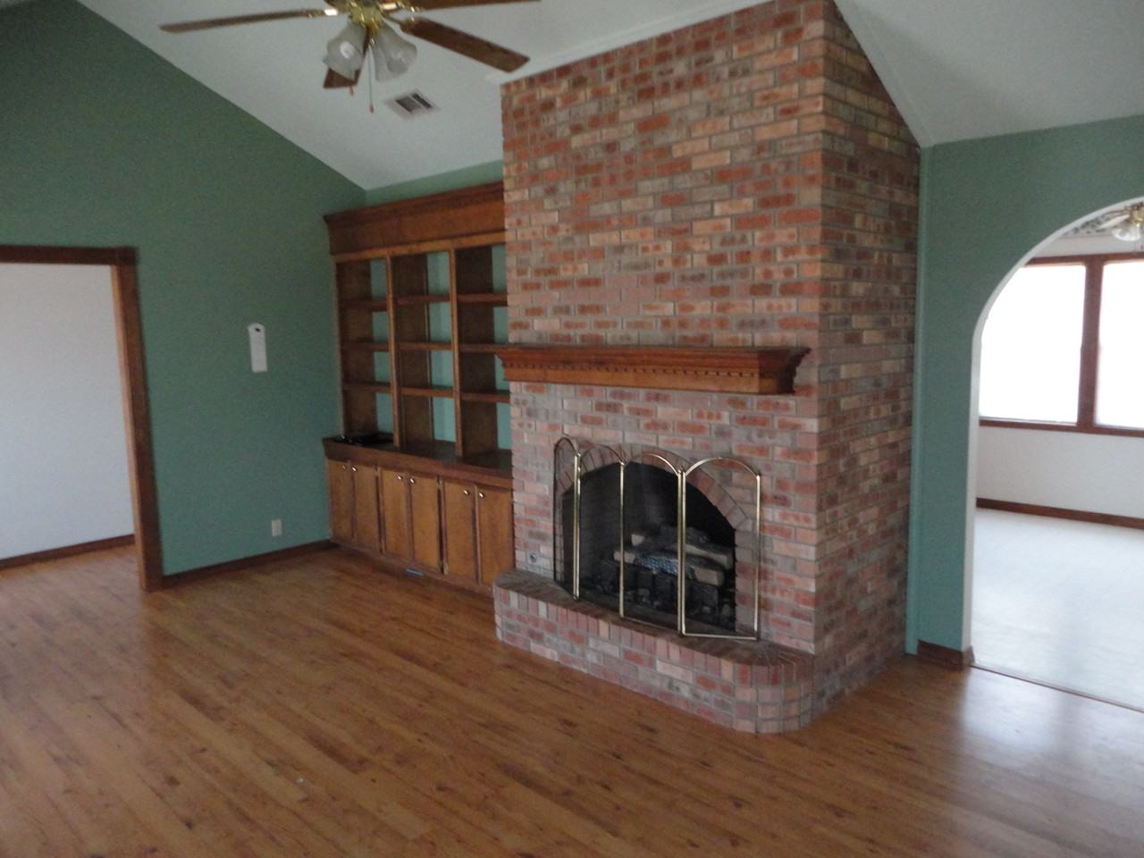 1964 White Rd - Photo 3 of 11