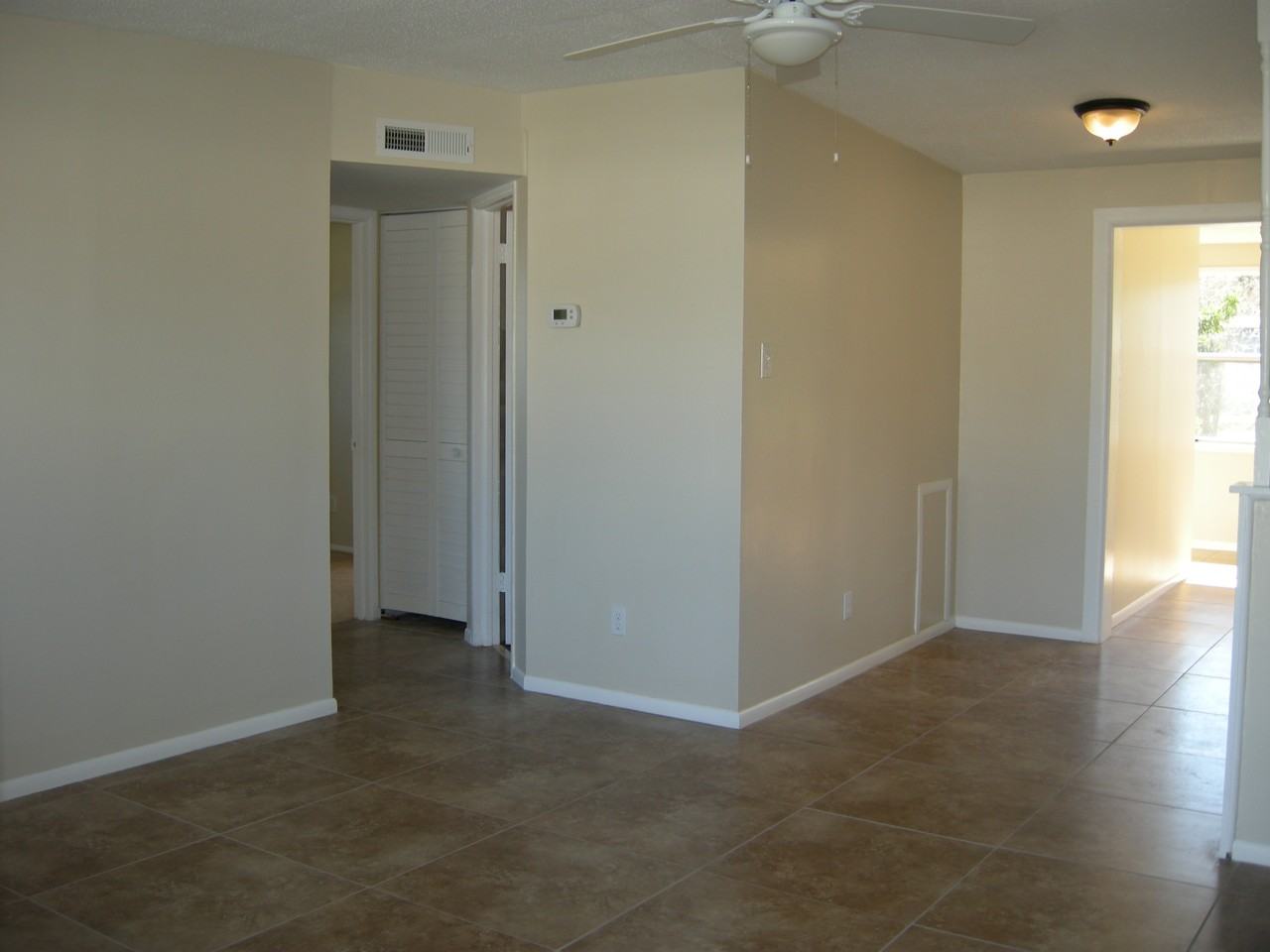 10442 118th Terrace N - Photo 2 of 18