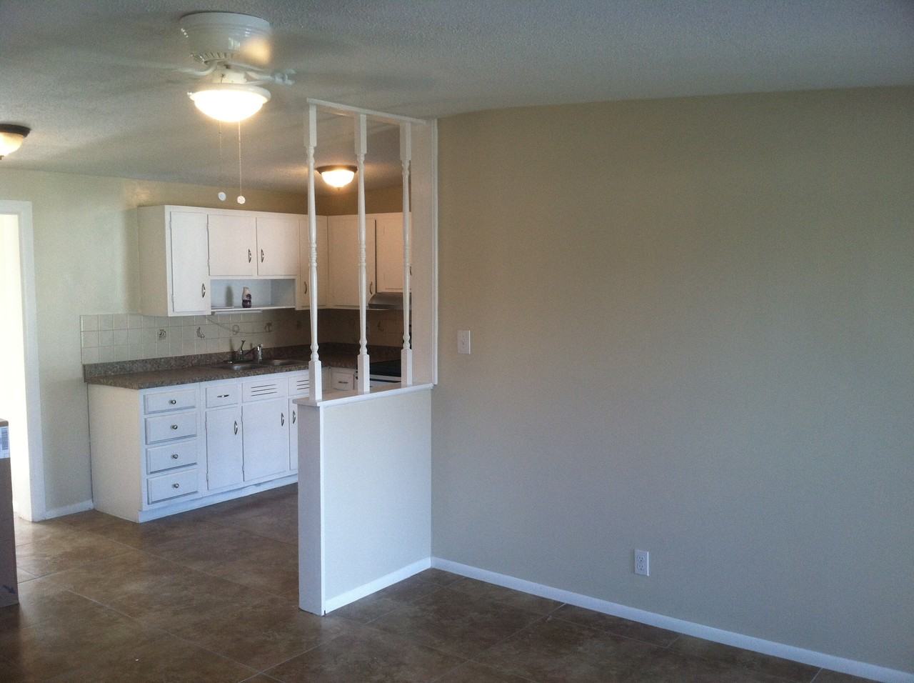 10442 118th Terrace N - Photo 3 of 18