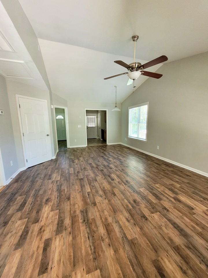 539 N Taylor St - Photo 3 of 21