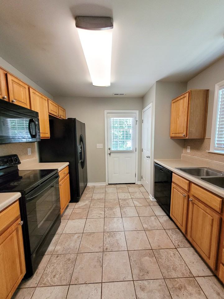 539 N Taylor St - Photo 6 of 21