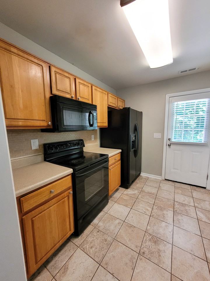 539 N Taylor St - Photo 7 of 21