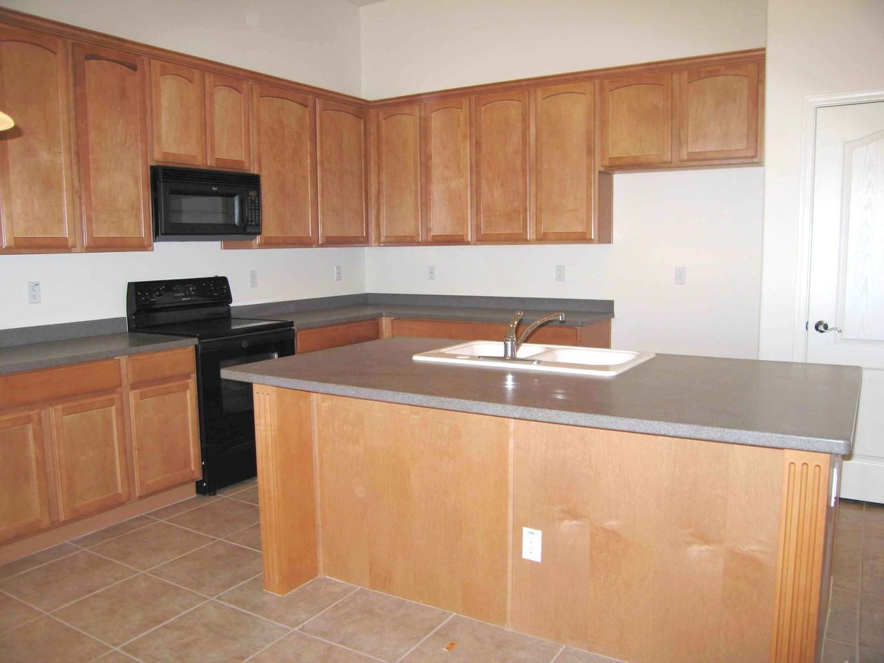 21893 Gibson Dr - Photo 2 of 7