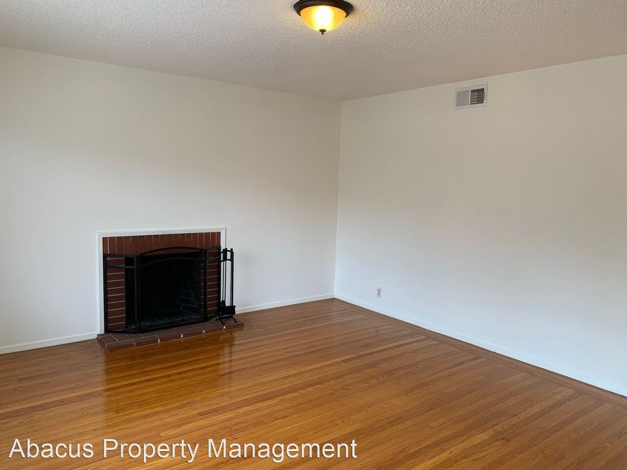 1031 Miller Ave - Photo 3 of 21