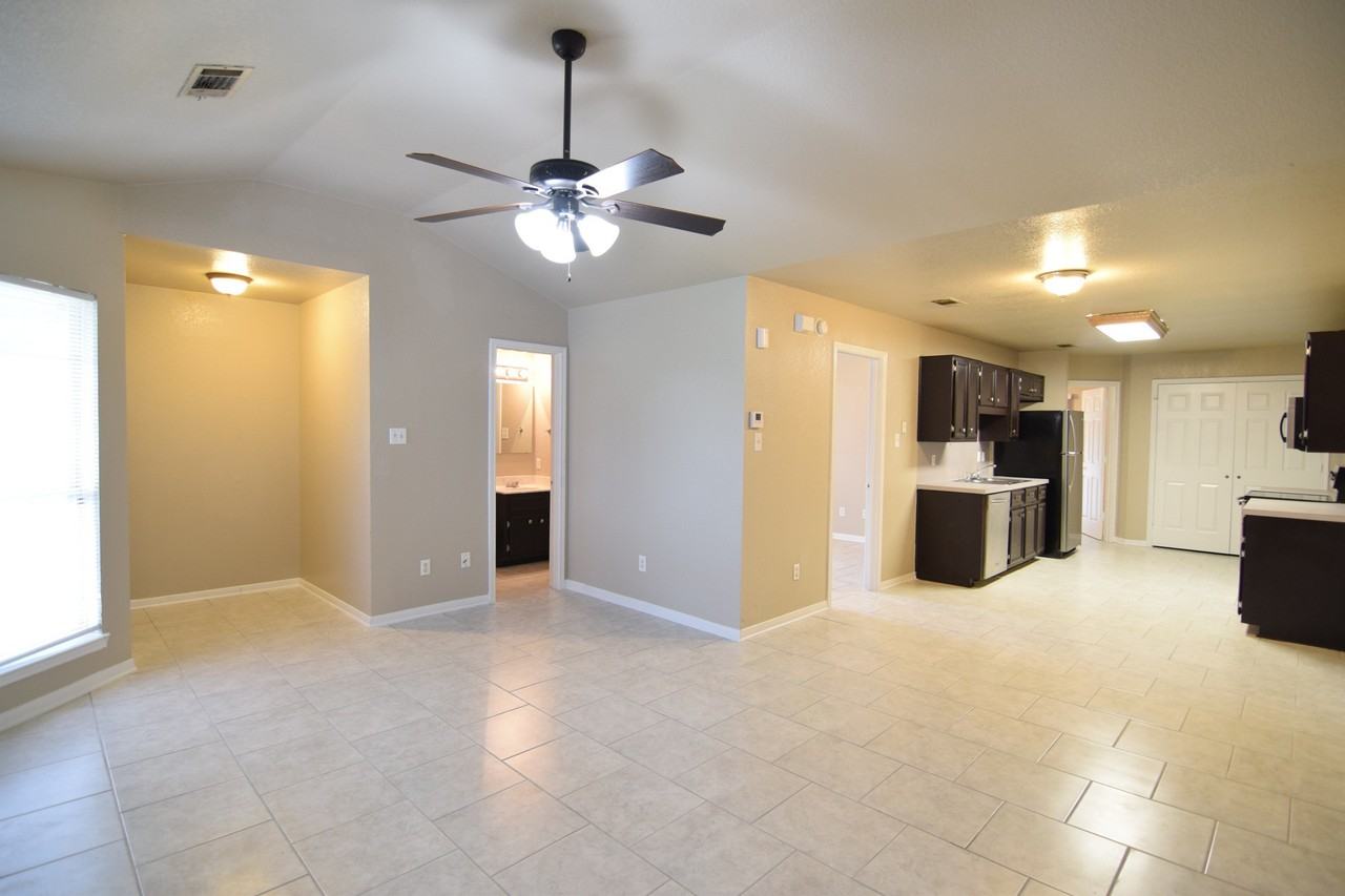 517 Deloris Dr - Photo 6 of 13