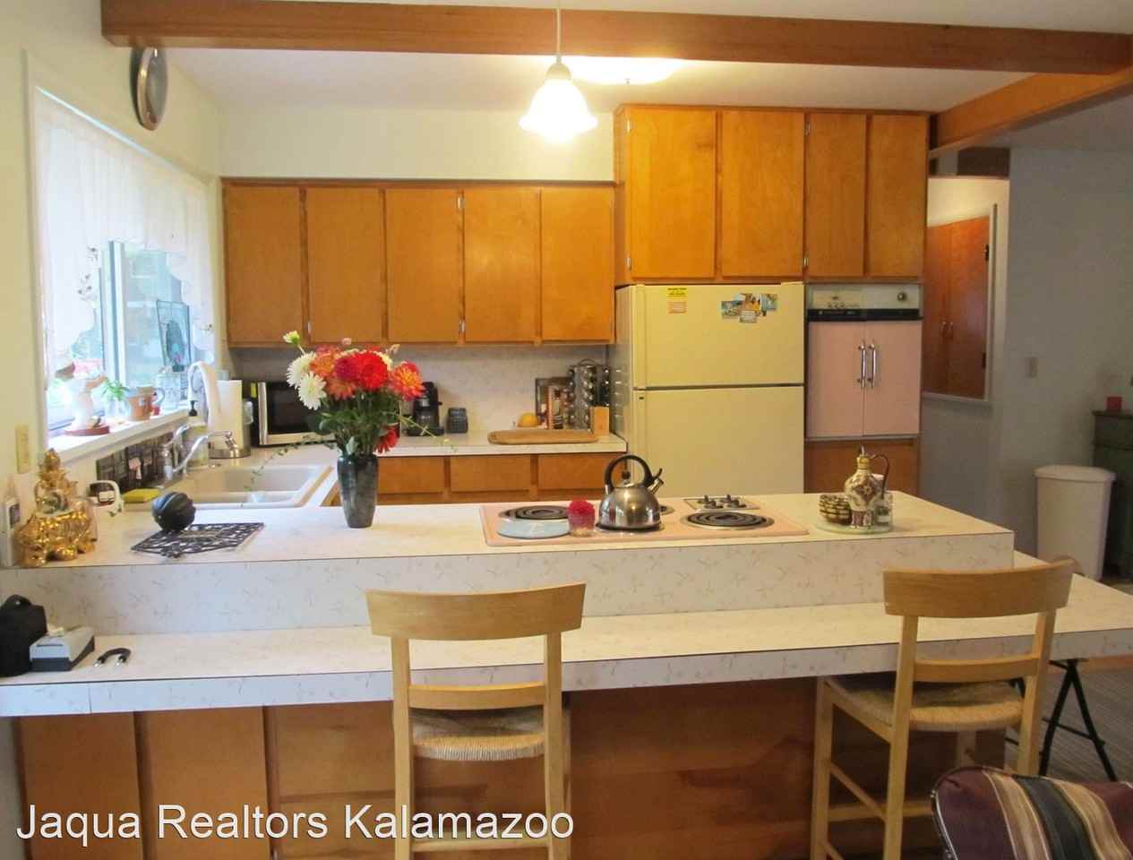 8903 E Gull Lake Dr - Photo 3 of 13