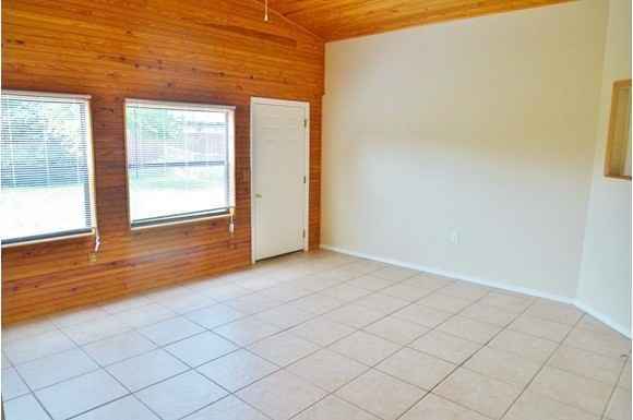 5736 Bambi Dr - Photo 3 of 6