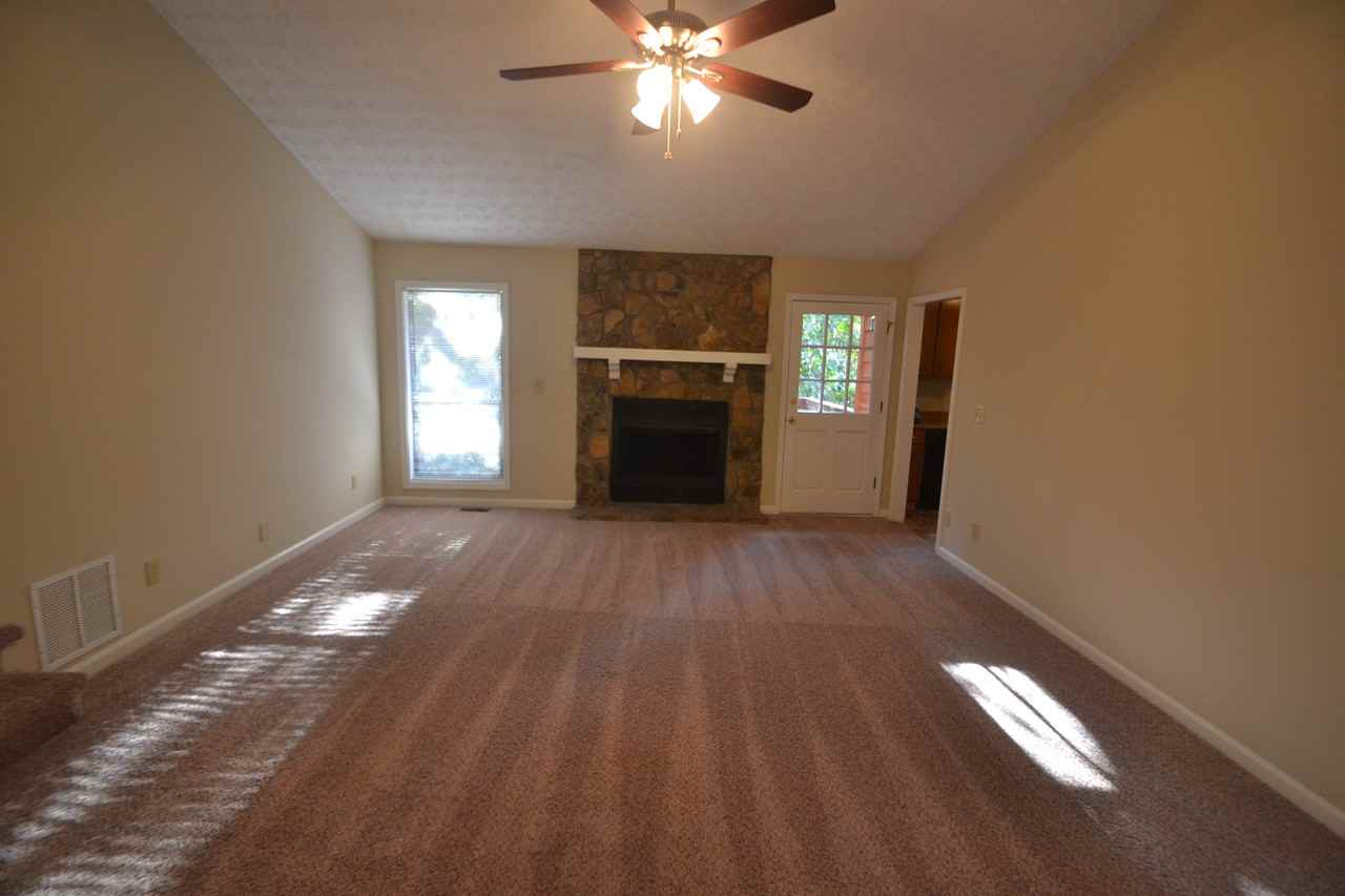 807 Victoria Pl - Photo 2 of 10