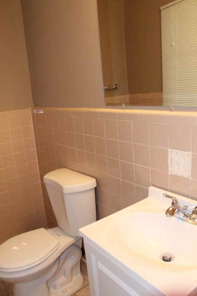 708 Cindy Dr - Photo 3 of 6