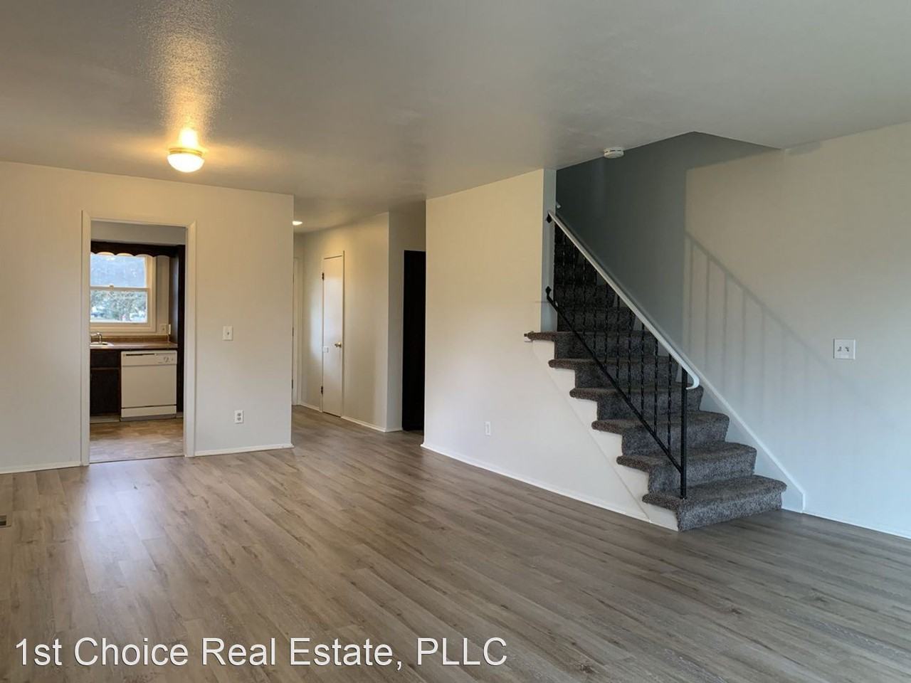 3700 Malibu Dr - Photo 3 of 18