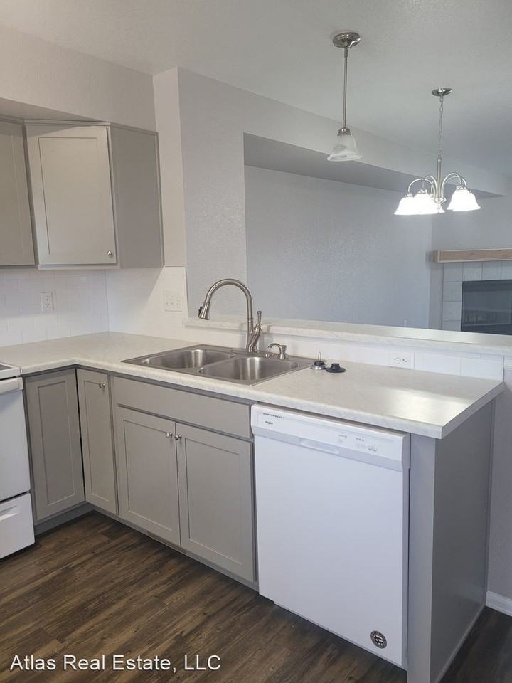 5445- 5451 Fiesta Ln - Photo 2 of 31